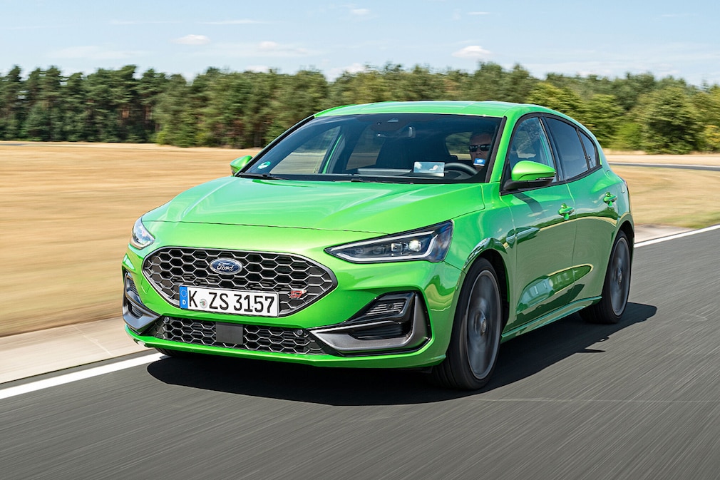 Ford Focus ST    Hyundai i30N Performance