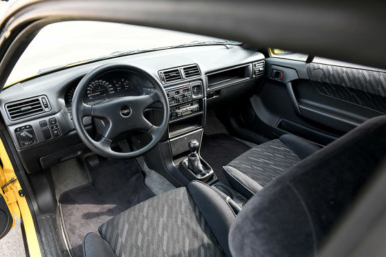 Nostalgie-Tour im 30 Jahre alten Opel Calibra