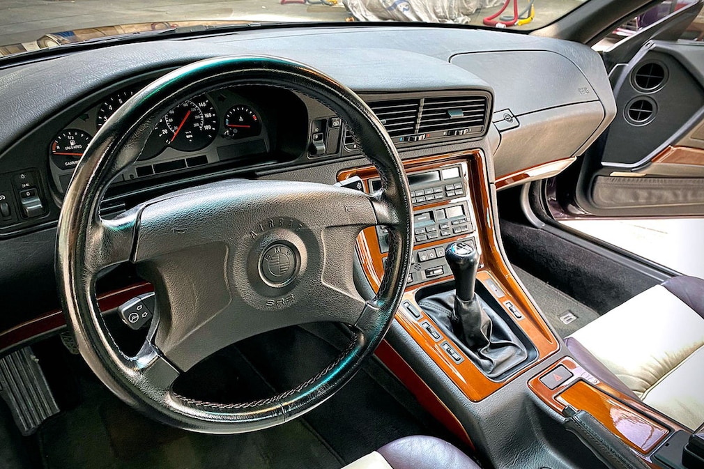 BMW 850CSi wird versteigert