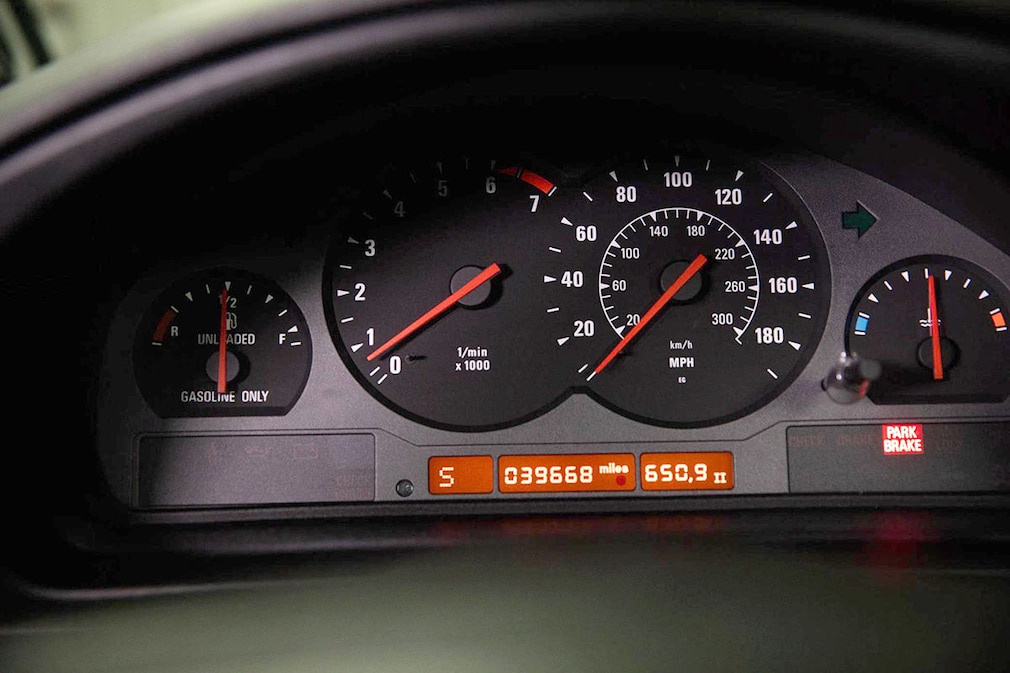 BMW 850CSi wird versteigert