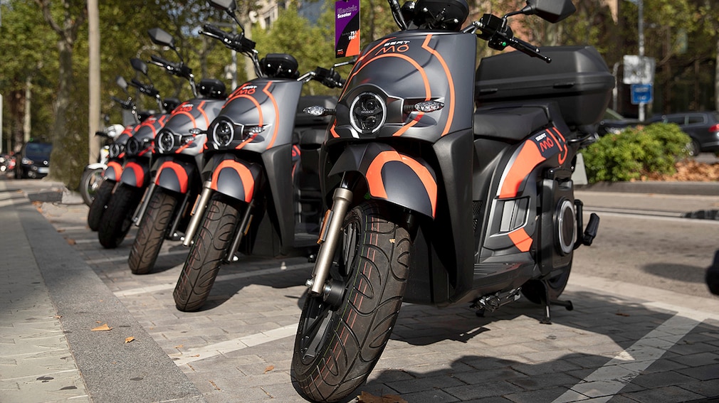 In Spanien verleiht Seat jetzt ElektroRoller. Alles zu Seat Mó! AUTO