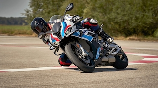 BMW M 1000 RR: das erste M-Motorrad!