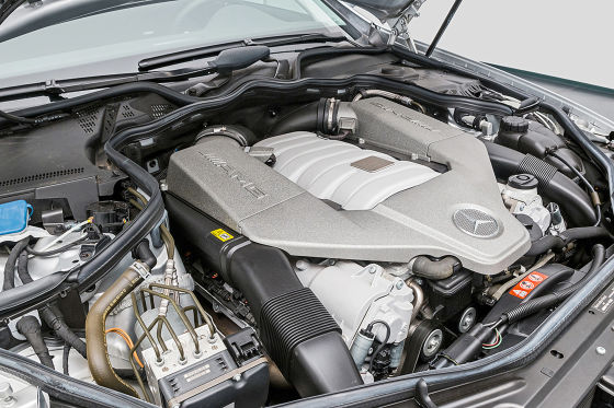 14 Jahre alter Mercedes CLS 63 AMG im Neuzustand zu verkaufen