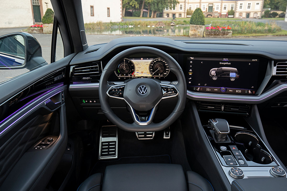 VW Touareg R mit Plug-in-Hybrid: das 462-PS-SUV im ersten Test - AUTO BILD