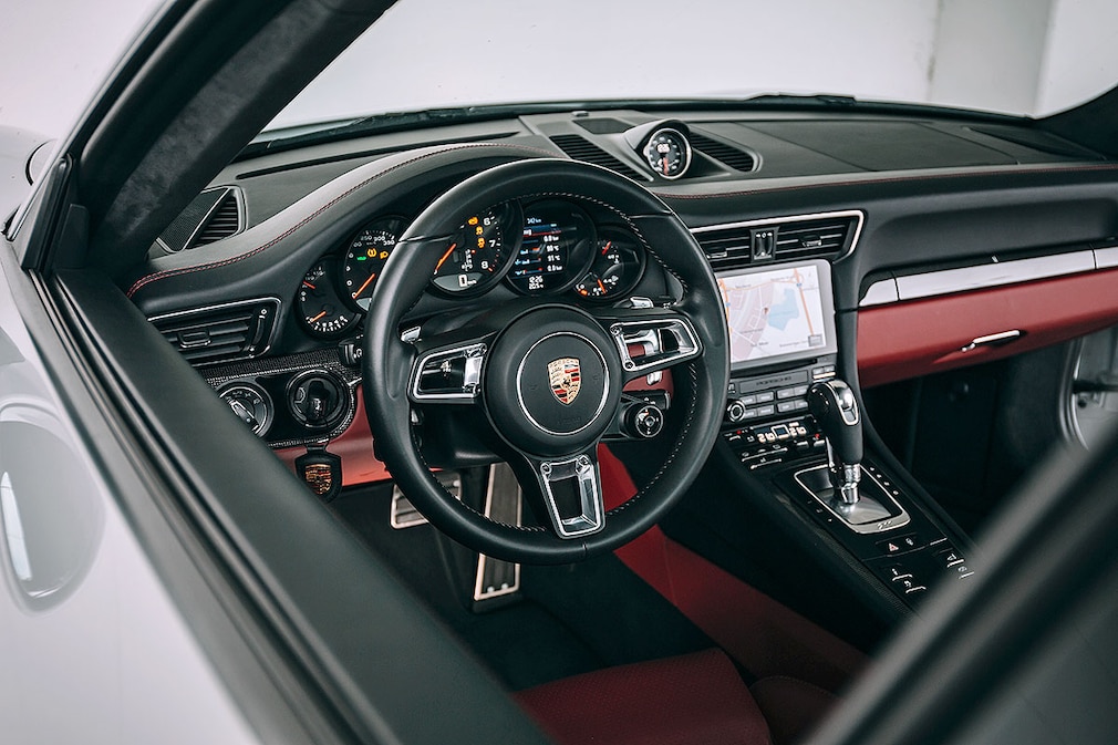 Porsche 911 Carrera