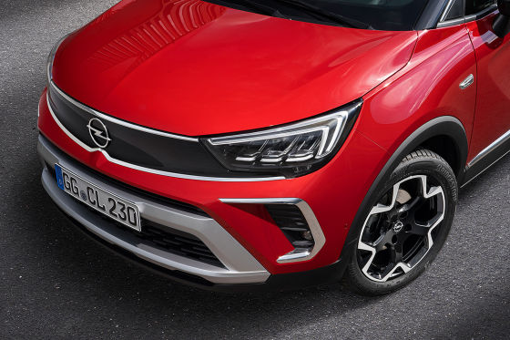 Zum Facelift spendiert Opel dem Crossland eine neue Front im Mokka-Stil