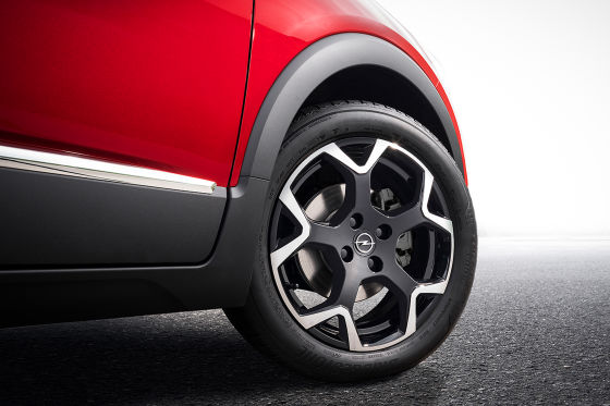 Zum Facelift spendiert Opel dem Crossland eine neue Front im Mokka-Stil