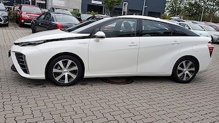 Futuristischen Toyota Mirai mit 40.000 Euro Ersparnis kaufen