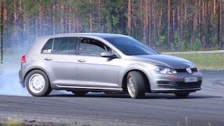 Driftmonster: VW Golf 7 mit BMW-V8 und Hinterradantrieb