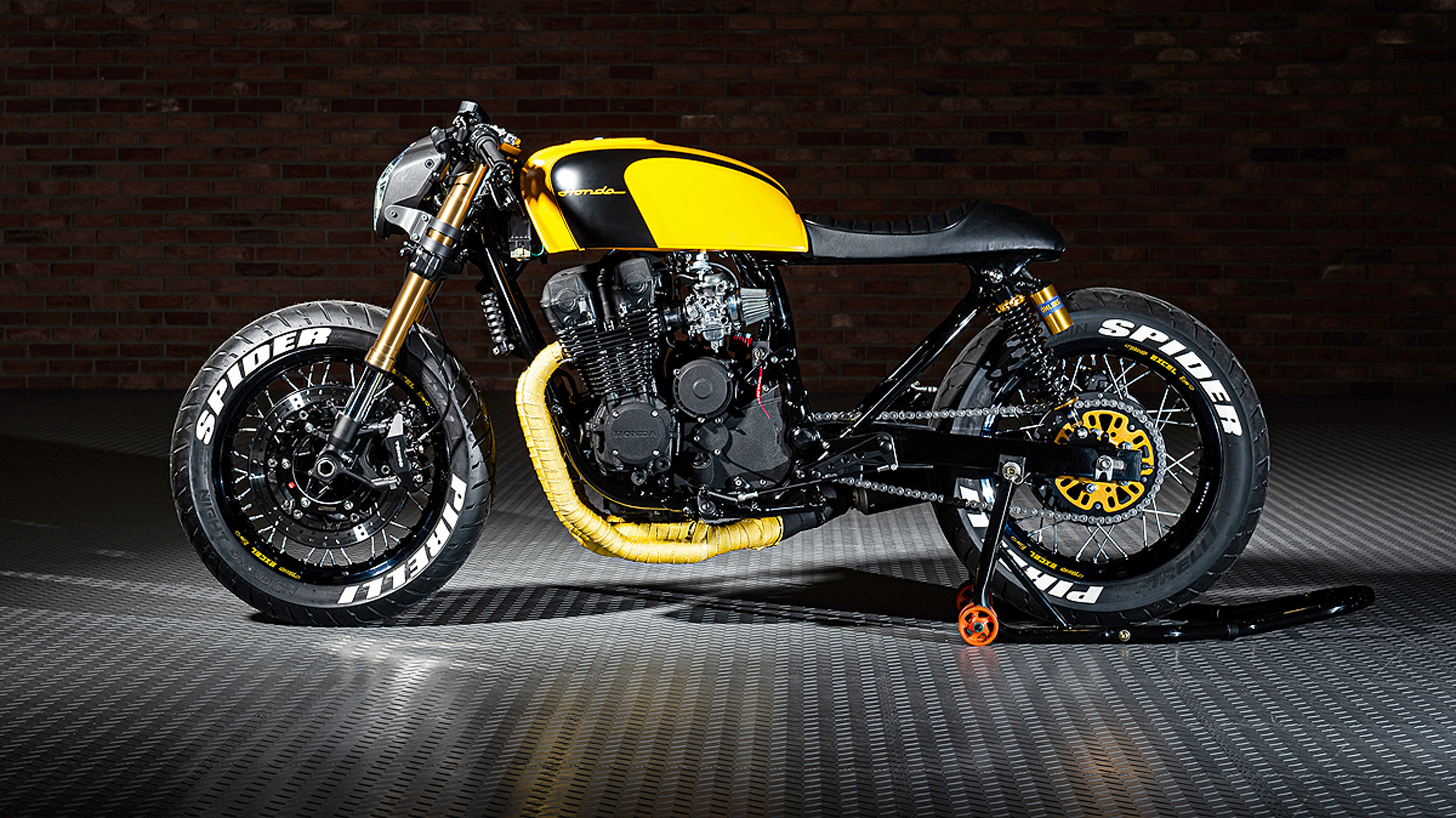 Honda CB750 RC42 "The Spider": der schönste Cafe Racer der Welt - AUTO BILD