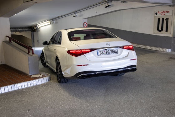 Neue Hinterachslenkung von ZF macht die Mercedes S-Klasse agiler
