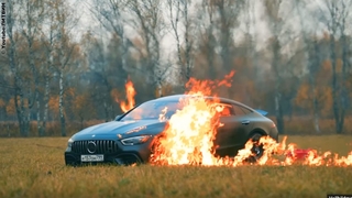 Russe fackelt seinen 175.000 Euro teuren Mercedes-AMG GT 63 S ab!