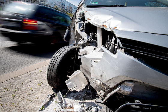 Blechschaden Unfall Auto - KFZ-Versicherung