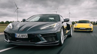Corvette C8 Stingray Porsche 911 Carrera S