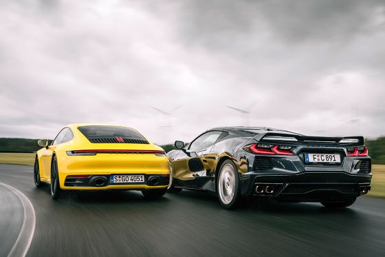 Corvette C8 Stingray Porsche 911 Carrera S