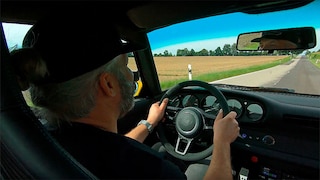 Sidney am Steuer eines Ruf CTR Anniversary