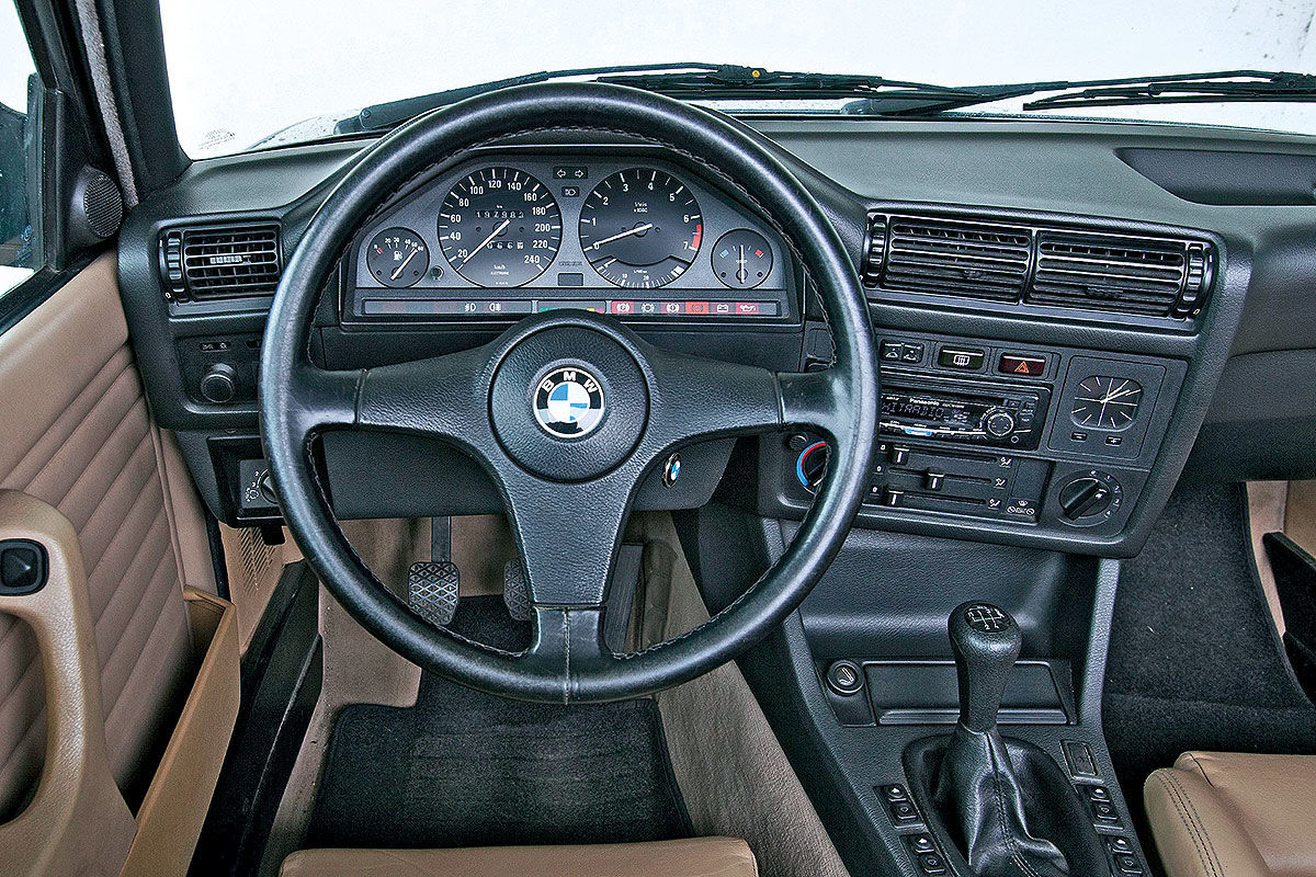 BMW 325i Cabrio (E30)