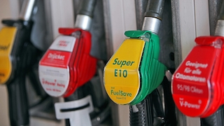 Zapfsäule an einer Tankstelle