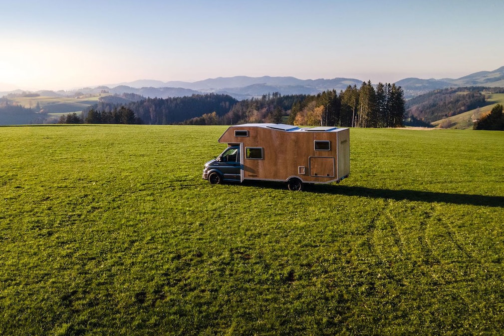 Unterwegs mit der rollenden Blockhütte