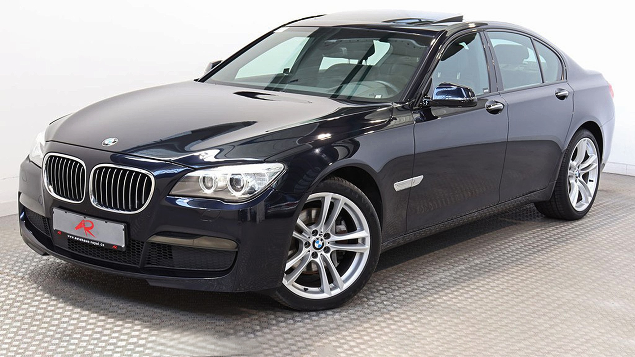 BMW 730d xDrive: Dieser Luxus-7er kostet ein Viertel des Neupreises - AUTO  BILD