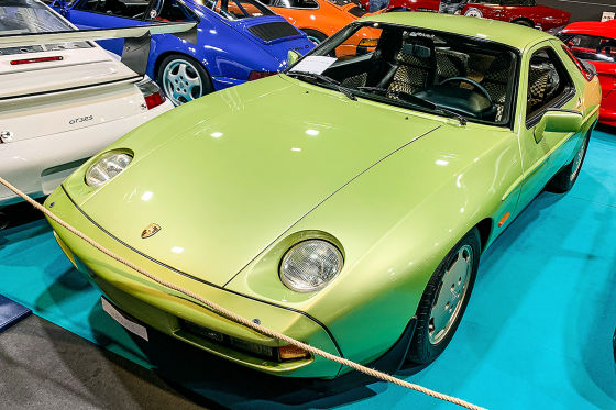 Porsche 928
