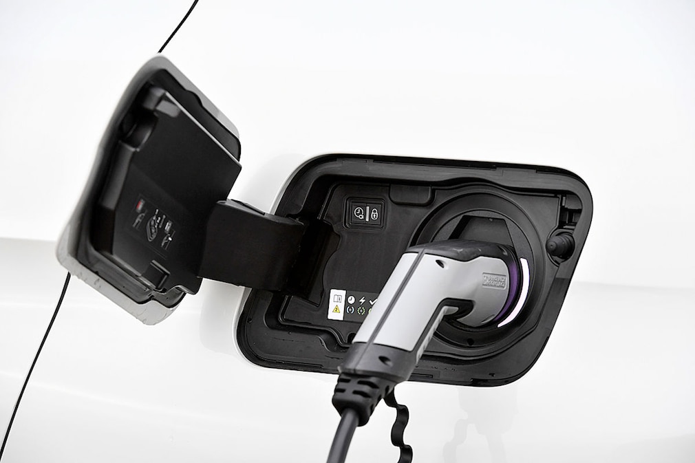 Peugeot 3008 Hybrid 225 e-EAT8