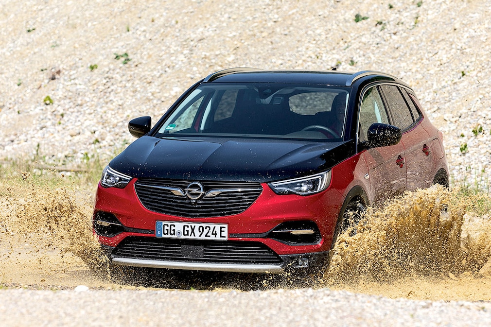Opel Grandland X Hybrid 4