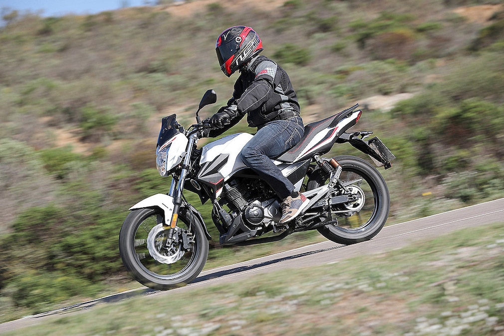 Rieju Strada 125
