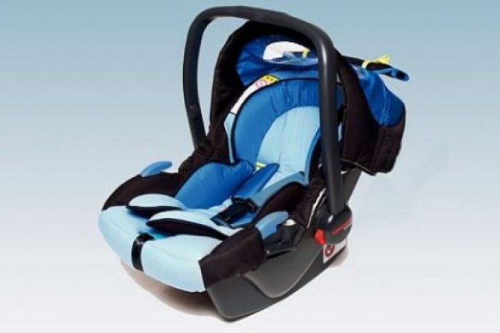 Crashtest: Integrierte Kindersitze