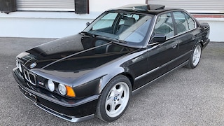 BMW M5 E34 im Neuwagenzustand