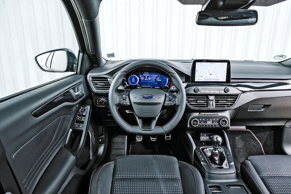 FORD Focus Turnier 1.0 EcoBoost Hybrid   