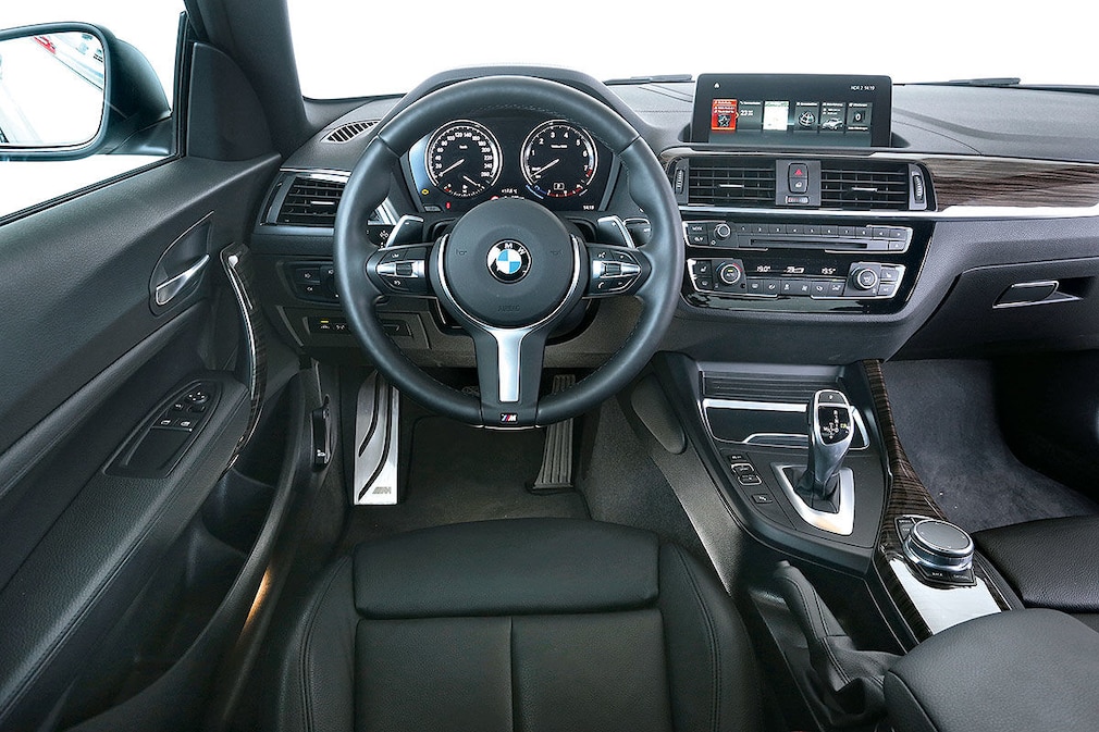 BMW 220i