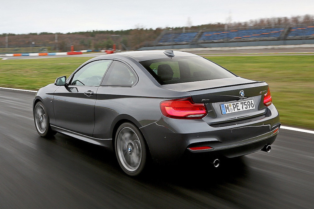 BMW M 240i xDrive