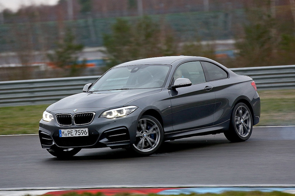 BMW M 240i xDrive