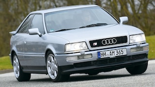 So spektakulär fährt das unscheinbare Audi S2 Coupé