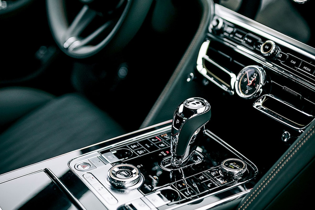 Bentley Flying Spur V8
