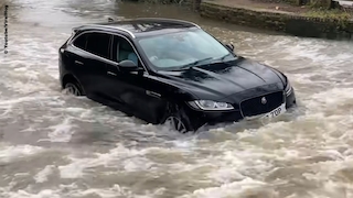 Jaguar F-Pace: Fail, Crash, SUV