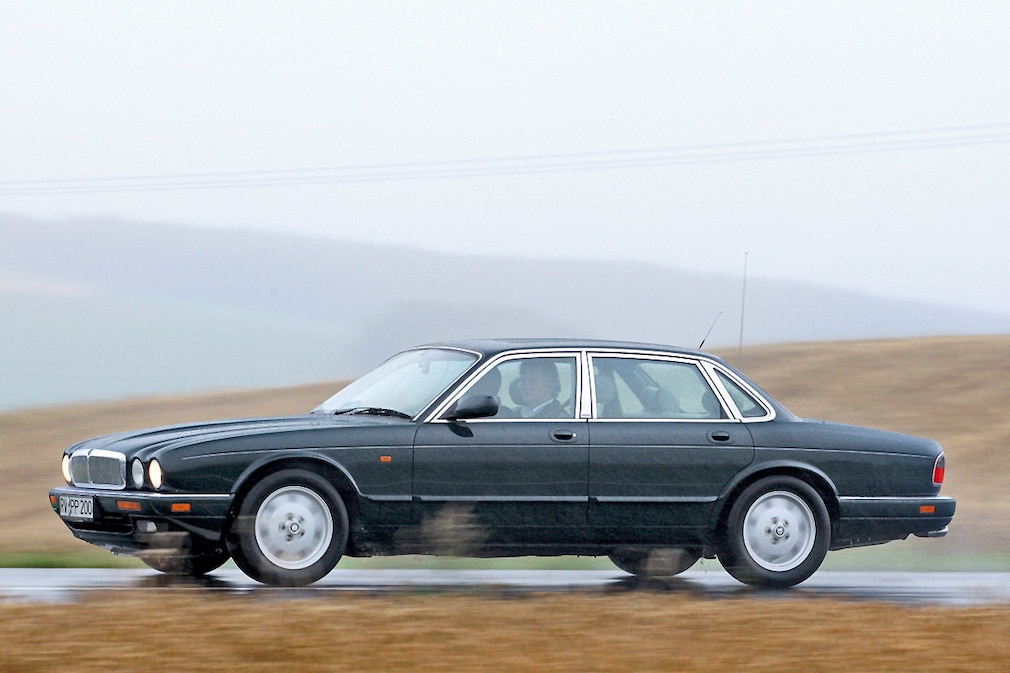 Jaguar XJ X300