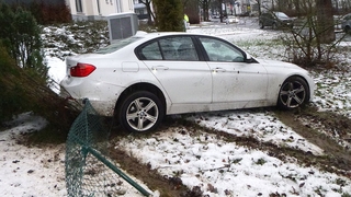 Polizei - Unfall mit 5 Promille: Autofahrer kracht in Zaun