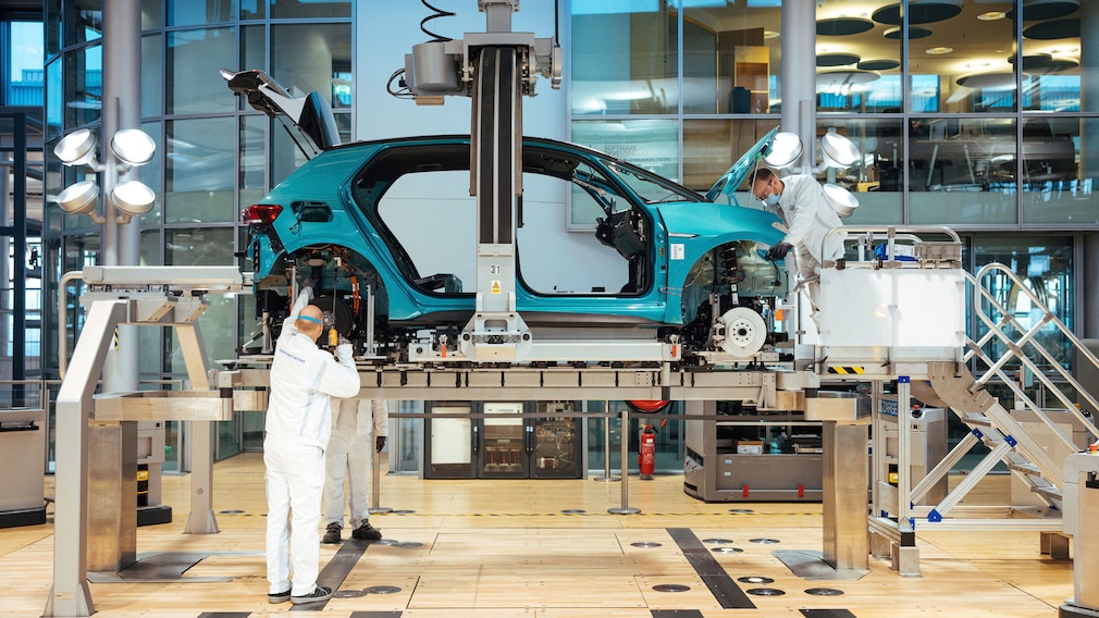 VW Passat 2.0 TDI     VW Tiguan 2.0 TDI