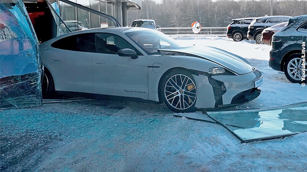 Porsche Taycan Crash