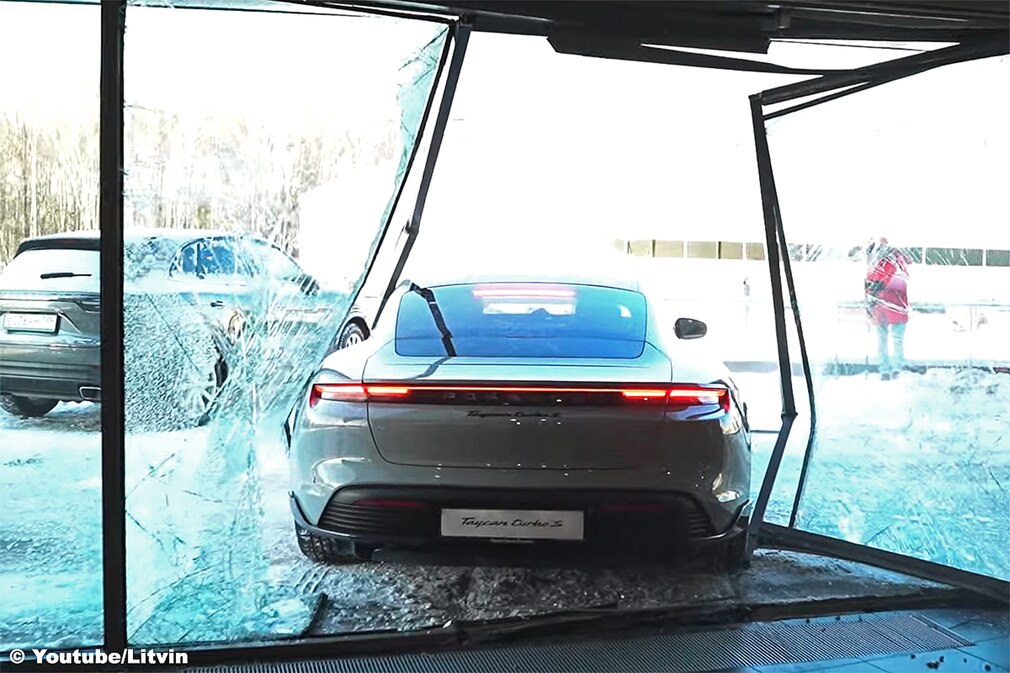 Porsche Taycan Crash
