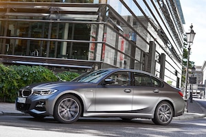 BMW 320e Limousine