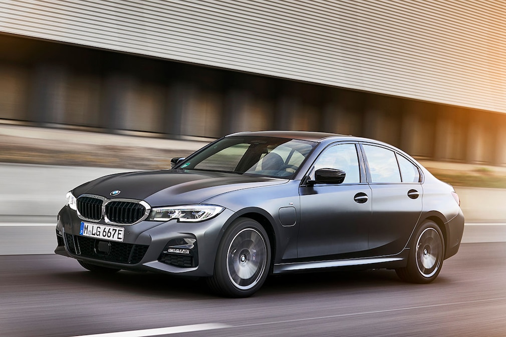 BMW 320e Limousine
