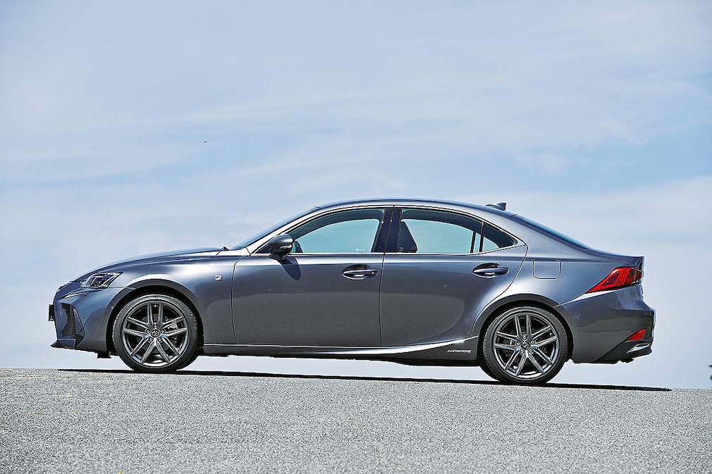 Lexus IS 300h