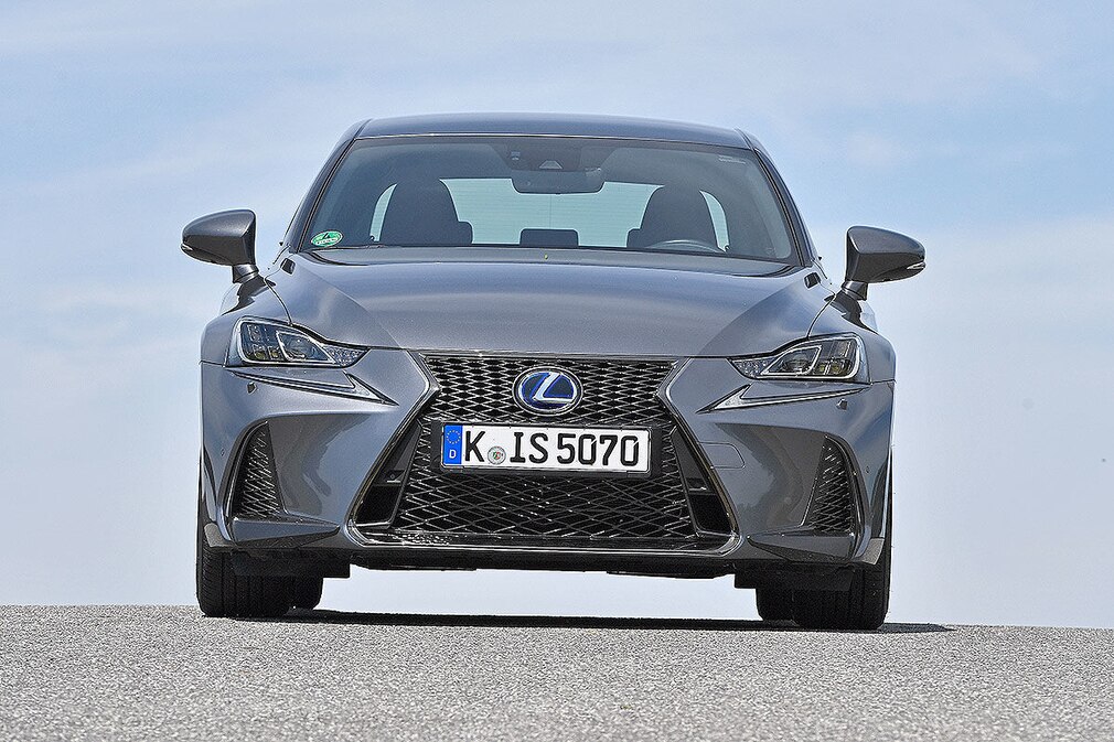 Lexus IS 300h