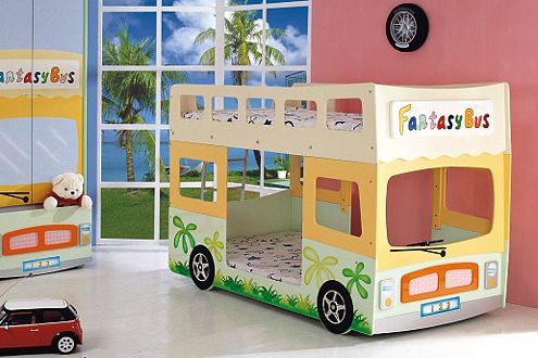 Nächste Haltestelle "Süße Träume": Hochbett-Bus mit Platz für zwei.