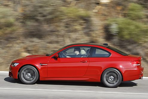 Dezent: Bis auf die 18-Zoll-Alus gibt sich die Seitenlinie friedlich.