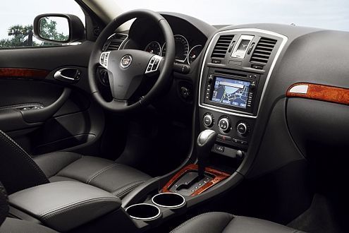 Nobel: Holz und Leder versüßen den Aufenthalt im BLS-Cockpit.