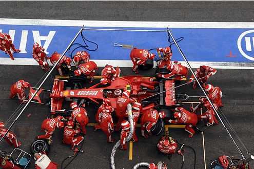 Kimi Räikkönen und seine Boxen-Crew lieferten ein perfektes Rennen ab.